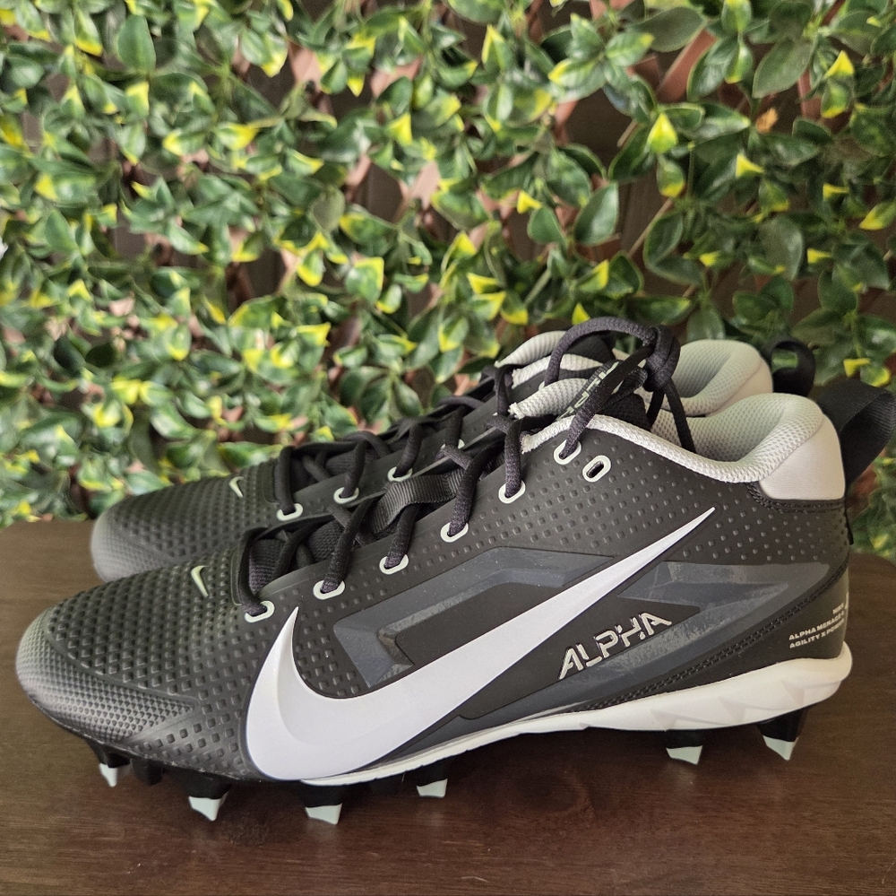 NWOB Nike Alpha Menace 4 Varsity Football Cleat Black White US Men Size 11 EU 45
